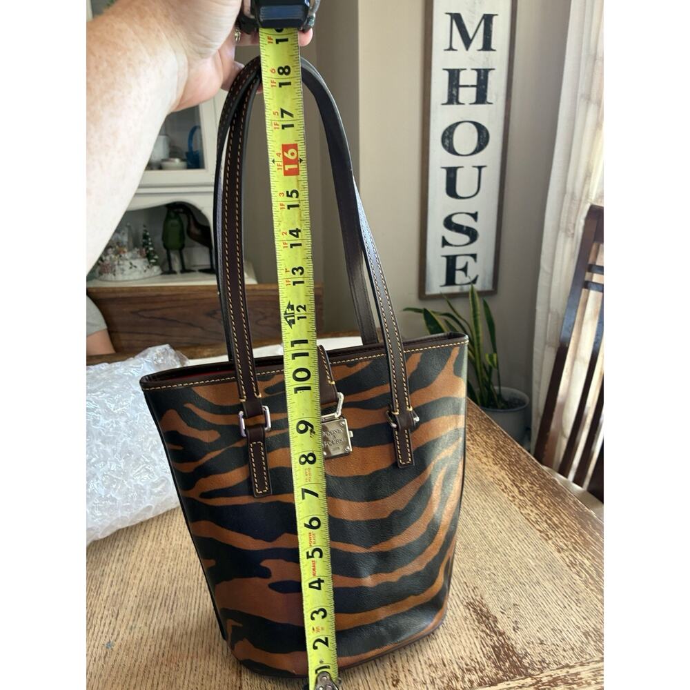 NEW Dooney & Bourke Handbag Tiger Animal Print Black Brown Silver Hardware - Picture 10 of 12